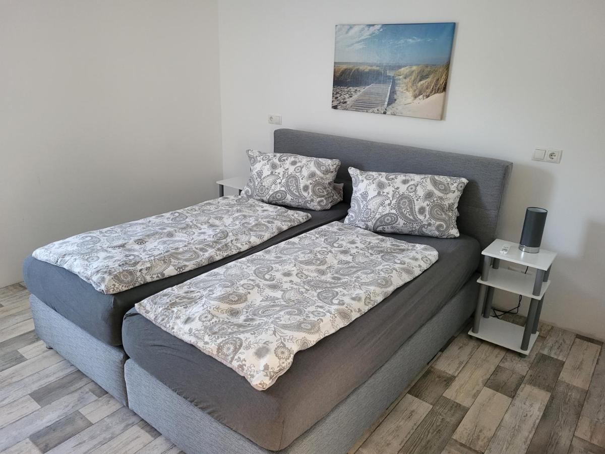 Ferienwohnung Seestern im Haus-Neuharlingersiel Exterior foto